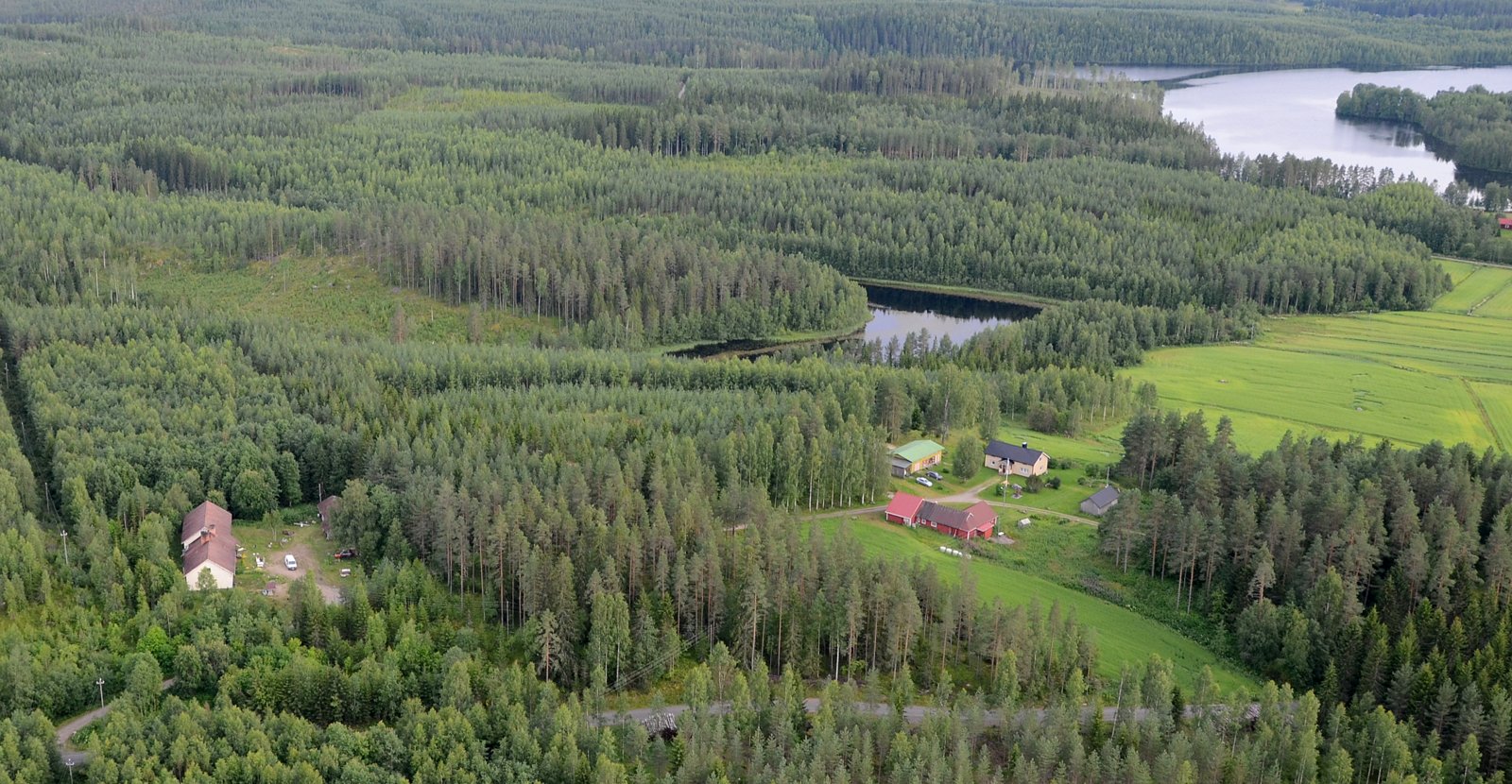  Valkeisjärven kylän entisen koulun seutua.