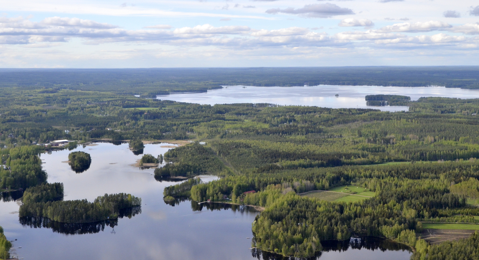 Taustalla Saanijärvi.