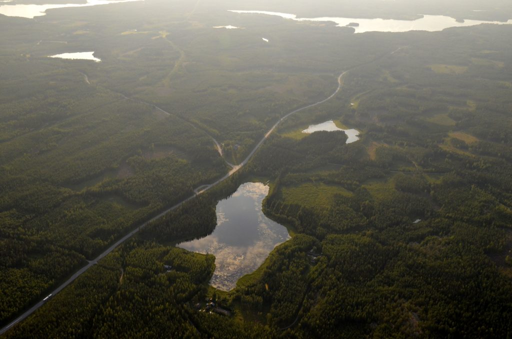 Viitajärvi, vas. ylhäällä Keitelepohja, oikealla Löytänäjärvi.