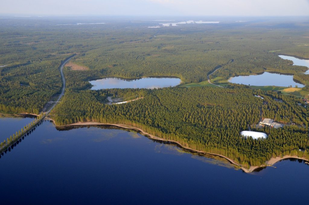 Taustalla näkyy Muuruejärvi, jonka yli äsken lensin.